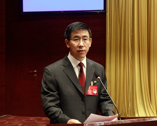 6听取市委常委、组织部长秦书义有关任命干部的情况介绍_看图王_副本.jpg