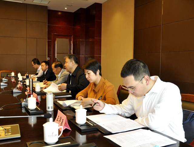 省人大常委会调研组一行_副本.jpg