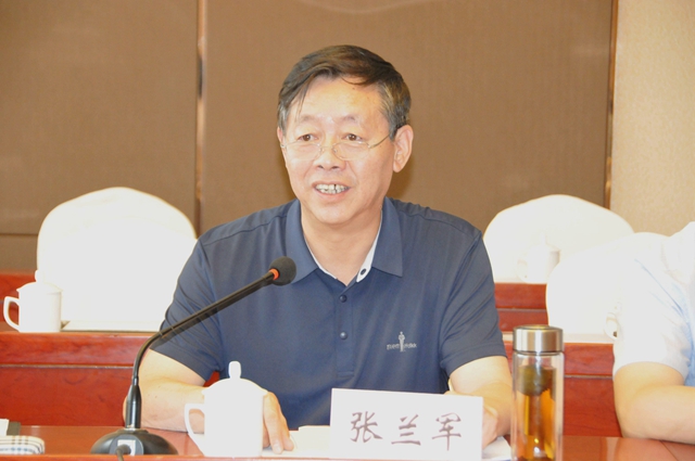 2市人大常委会秘书长张兰军主持召开座谈会 (1)_看图王_副本.jpg