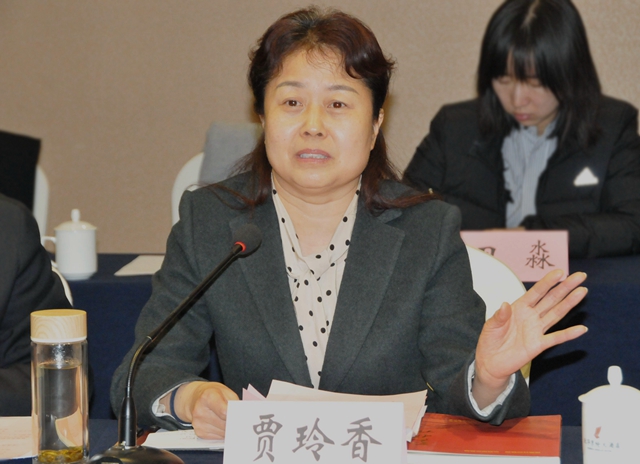 2市人大常委会副主任贾玲香主持会议并讲话DSC_2865_副本.jpg