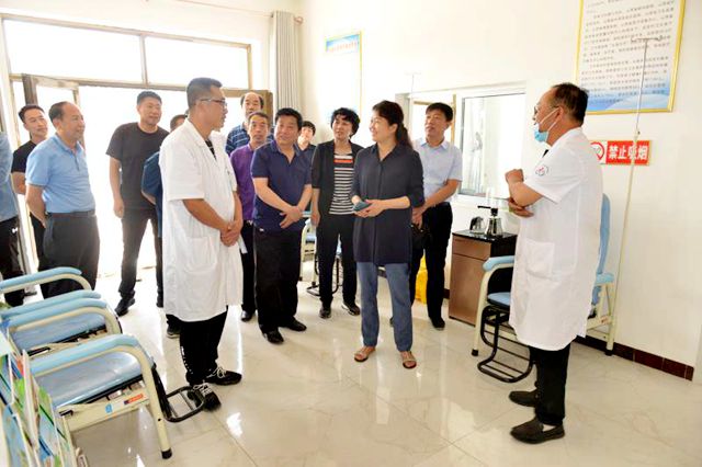6调研组在繁峙县砂河镇卫生院调研.jpg