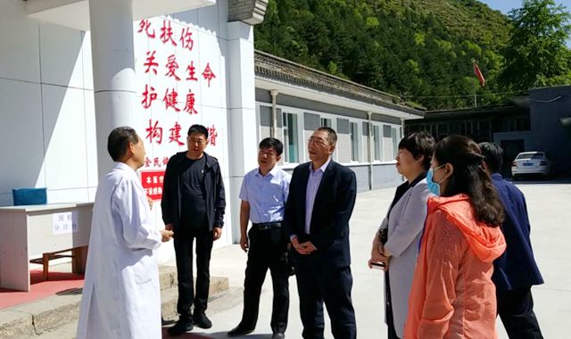 5调研组在台怀镇卫生院调研.jpg