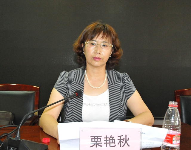 3市人大常委会人事工委主任栗艳秋主持开班仪式94e1626787fcc2b25cc2983f850294d_看图王_副本.jpg
