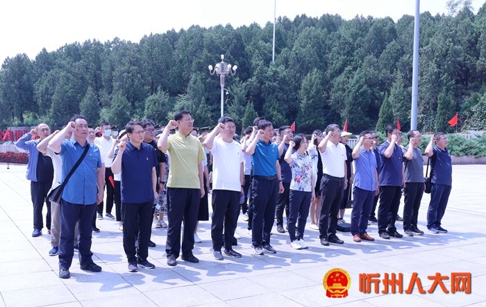 3重温入党誓词_副本.jpg