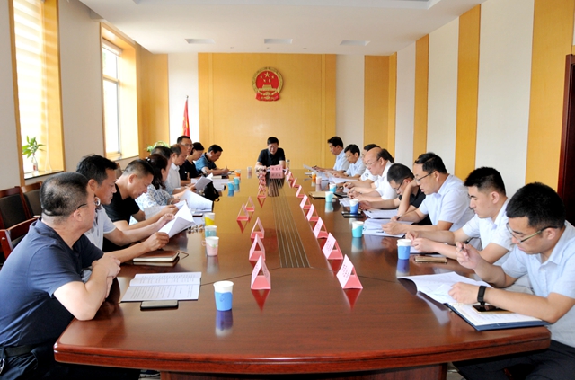 1召开座谈会_看图王_副本.jpg