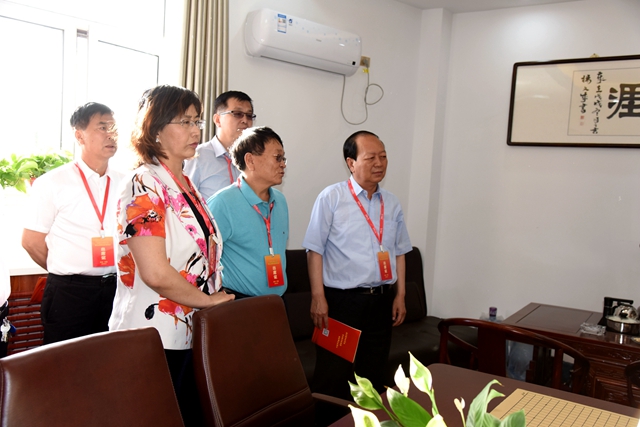 与会代表在代县城区人大代表联络站参观_副本.jpg